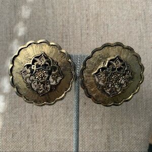 Les Bernard || Vintage Clip On Gold Toned Earrings